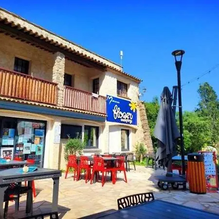 3 Etoiles - Piscine - Eeebcb Kamp alanı *