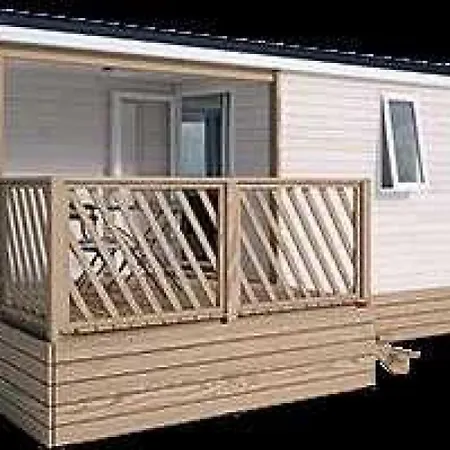 3 Etoiles - Piscine - Eeebcb Kamp alanı *